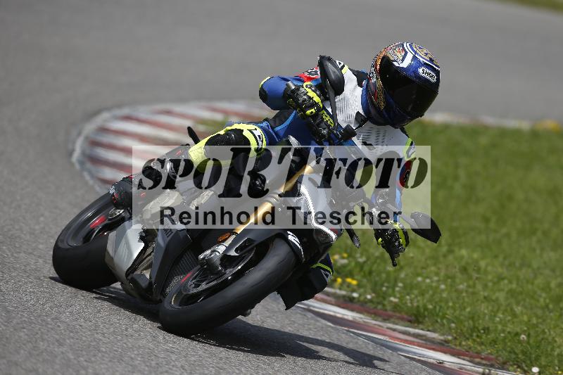 /Archiv-2024/29 12.06.2024 MOTO.CH Track Day ADR/Gruppe gelb/26